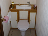 Kit lavabo WiCi Concept adaptable sur WC avec habillage meuble, M et Mme G (40) - 2 sur 3 (après)