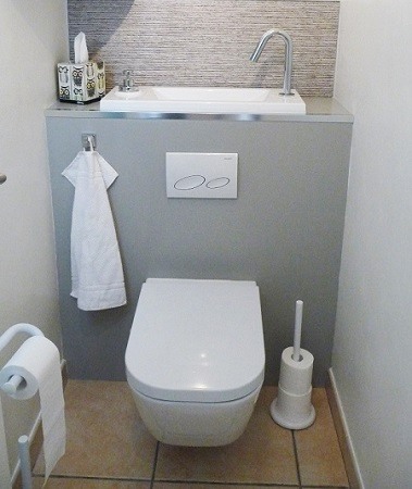 WC suspendu Geberit avec lave-mains intégré WiCi Bati design 1