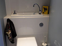 WC suspendu avec lave main intégré WiCi Bati 3 sur 3 - Mme C (Après)