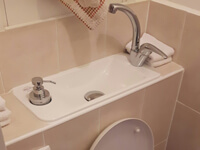 WC suspendu avec lave-main compact WiCi Next - Madame S