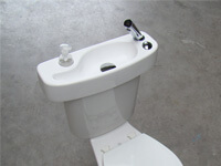 Vasque lave-mains adaptable sur WC existant WiCi Concept, fond béton - 1 sur 4
