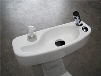 Vasque lave-mains adaptable sur WC existant WiCi Concept, fond béton - 3 sur 4