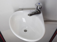Vasque WiCi Mini adaptable sur WC, 1 sur 2