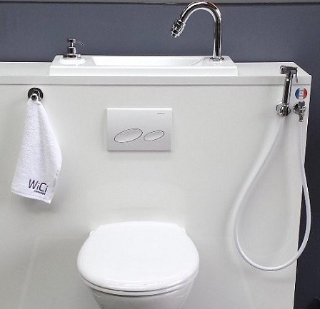 Douchette spécial robinet : idéale pour la toilette de la PMR