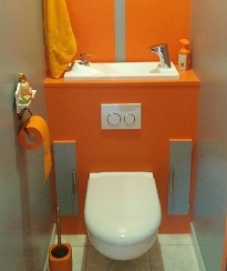 WC suspendu Geberit avec lave-mains WiCi Bati Design 3 robinet automatique