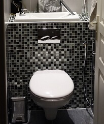 WC suspendu Geberit avec lave-mains WiCi Bati Design 1 robinet automatique